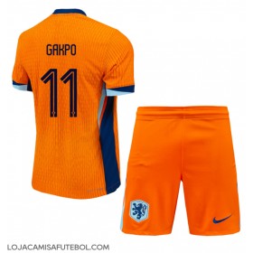 Camisa de Futebol Holanda Cody Gakpo #11 Equipamento Principal Infantil Europeu 2024 Manga Curta (+ Calças curtas)